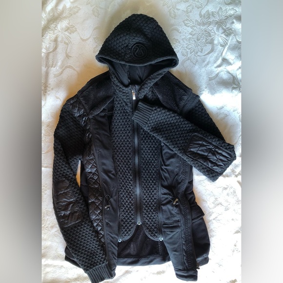 Lululemon Miracle Jacket in Black - Picture 5 of 8